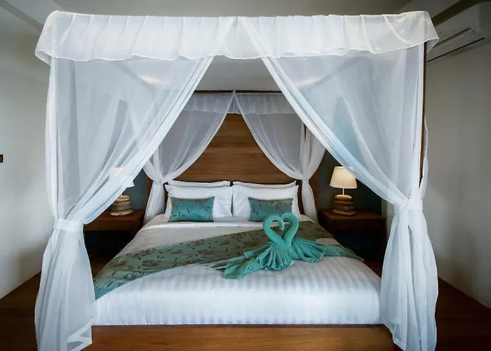 Phandara Luxury Pool Villas
